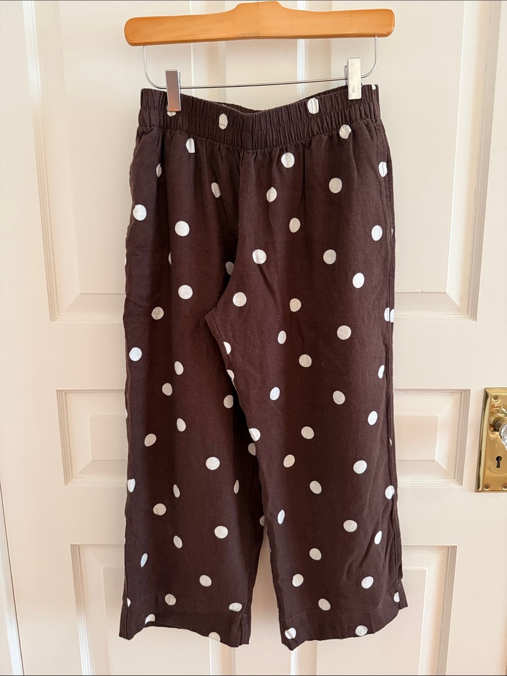 Old Navy Brown Wide-Leg Cropped Pants with White Polka Dots